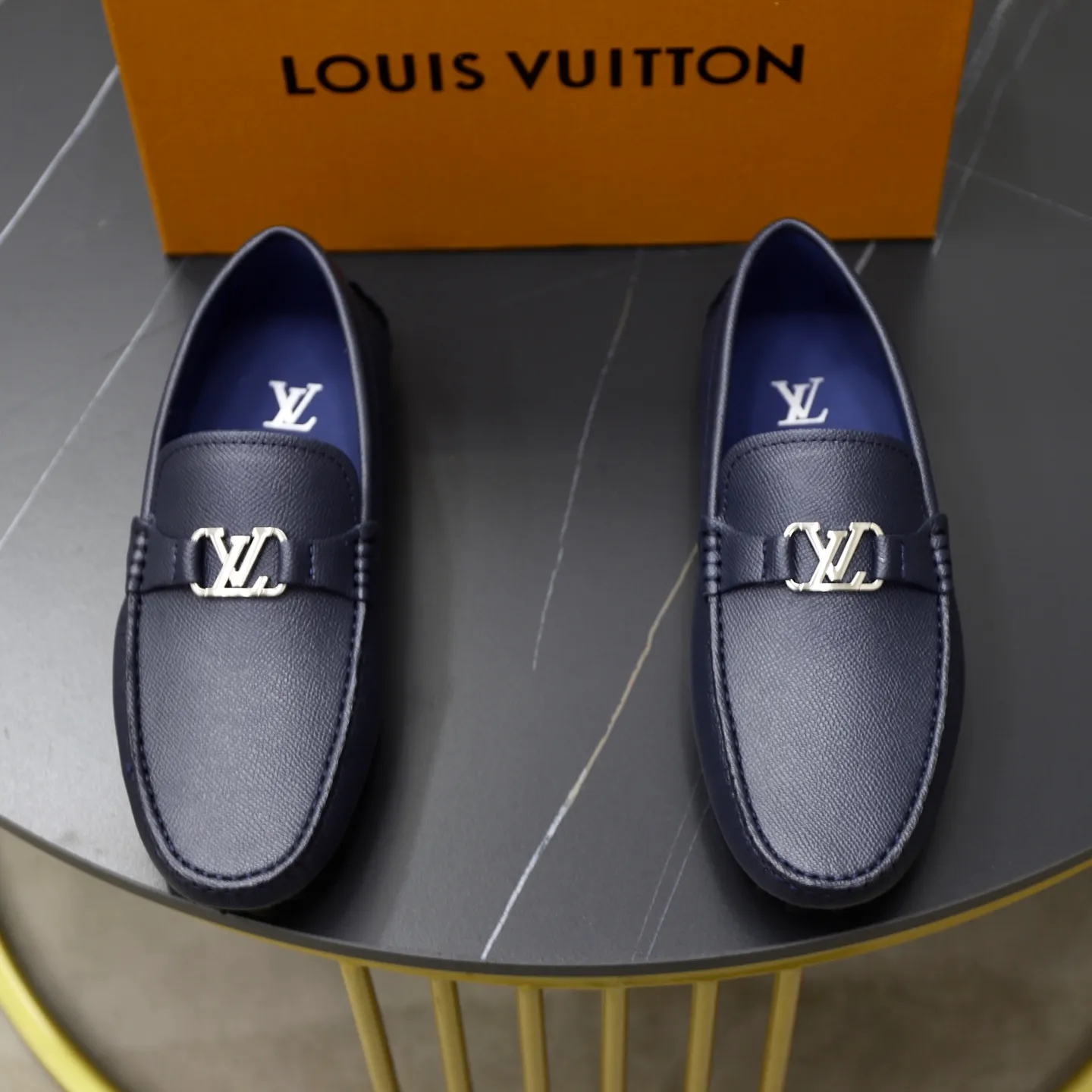 Ex-factory price: 480💰【LV】Louis Vuitton ⚠️High-end men’s driving and pedal series ⚠️38-44 (customized for 45) ⚠️All original cowhide leather! Thick and soft! Made entirely of calfskin lining! The latest non-slip beanie sole! Three-dimensional package technology! Fashionable and classic! Handicrafts! Original high quality! Feel free to compare!